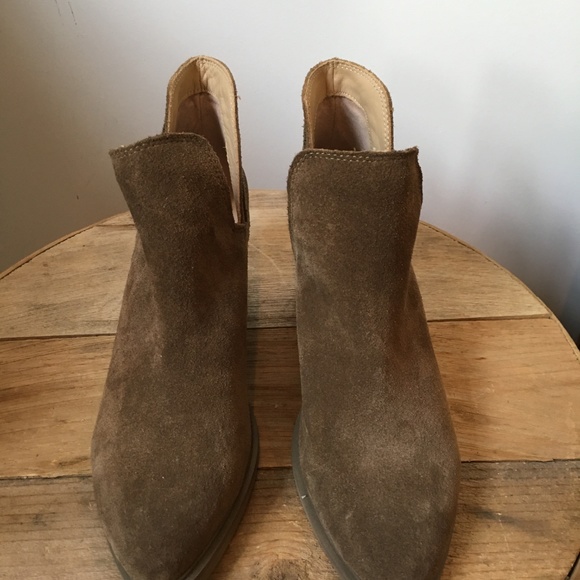 Vince Camuto "Imagine" Ankle Booties - Picture 3 of 4